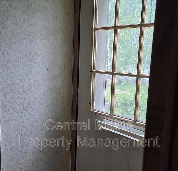 400 Friendship St — Photo 11