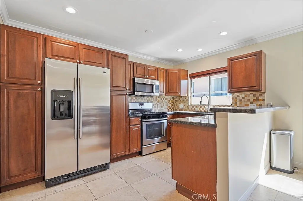 2 bed, 1071 sqft, $3,150 — Photo 3
