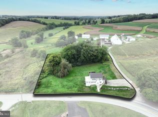 4697 Green Valley Rd, Seven Valleys, PA 17360