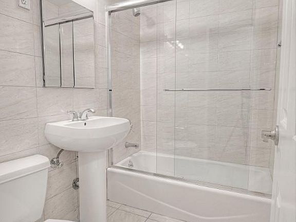 5th image of 330 W 45th St APT 11a