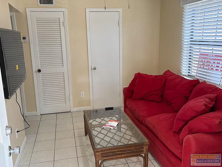 310 W Houston St #1 — Photo 4