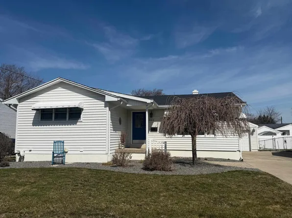 2103 S Brentwood Pl, Essexville, MI 48732