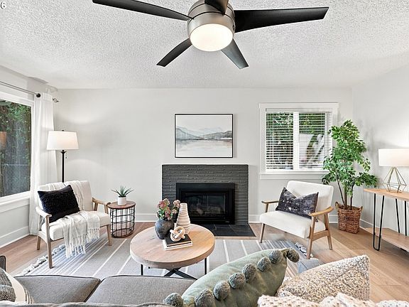 5th image of 4122 SE Bybee Blvd