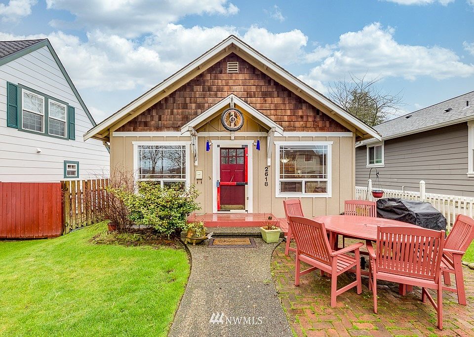 1st image of 2618 E Grand Avenue