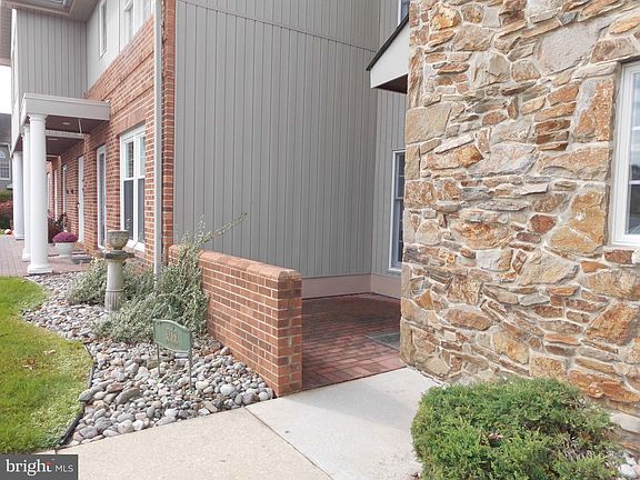 3rd image of 3001 E Chestnut Ave APT D39