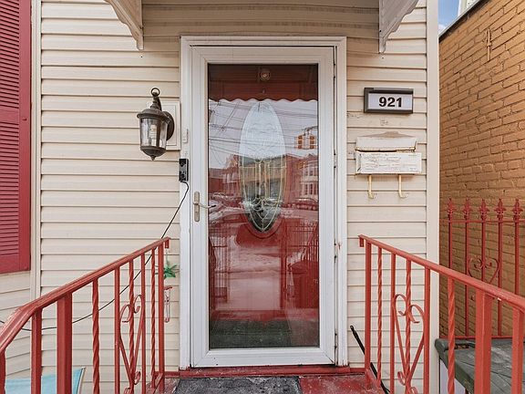 2nd image of 921 Paterson Plank Rd