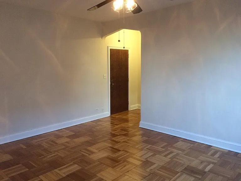 Ambassador Apartments — Photo 9