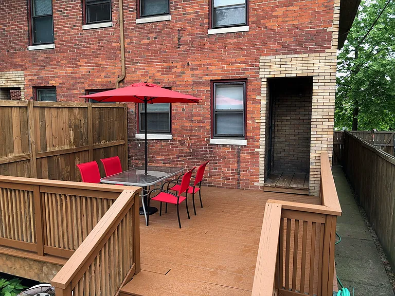 848 Summit St — Photo 11