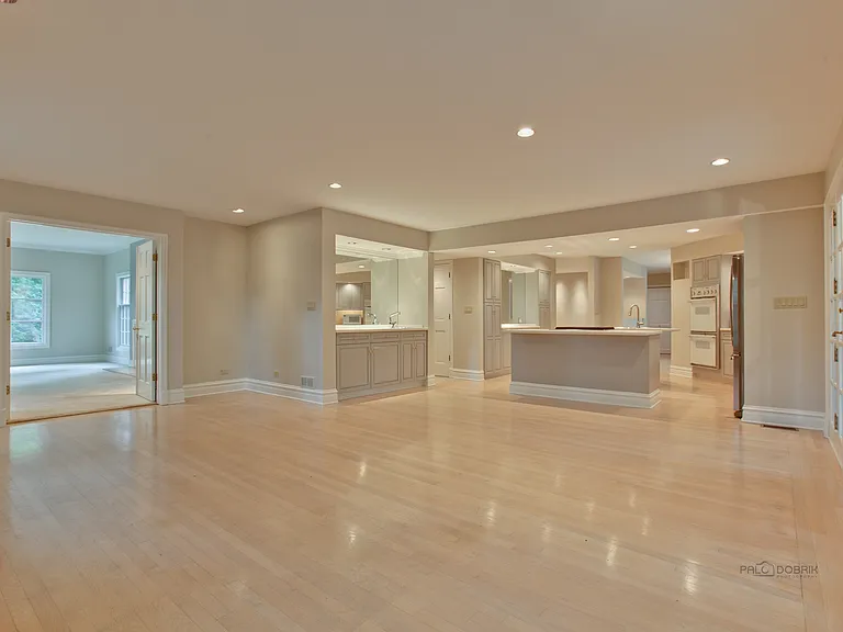 427 N Sheridan Rd — Photo 10