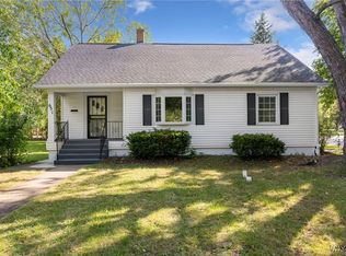 651 Longmeadow Rd, Amherst, NY 14226