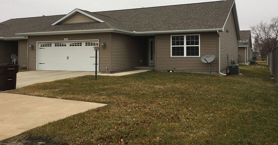 2nd image of 206 Turnberry Ct