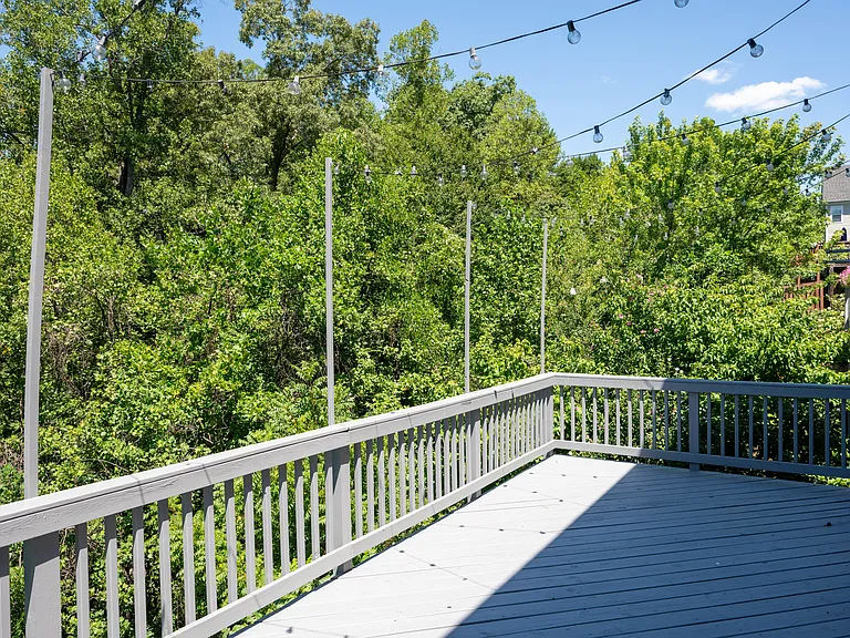 243 Huntley Ave — Photo 8