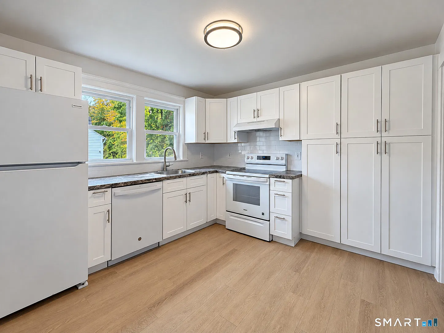 2 bed, 1.0 bath, 1000 sqft, $2,000 — Photo 3