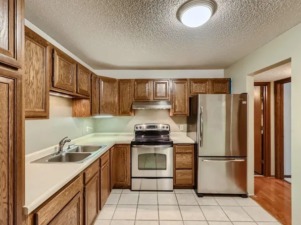 10600 43rd Ave N APT 110, Plymouth, MN 55442