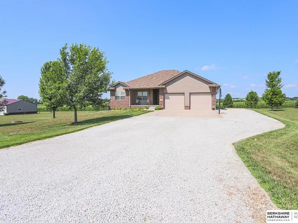 23050 240th St, Underwood, IA 51576