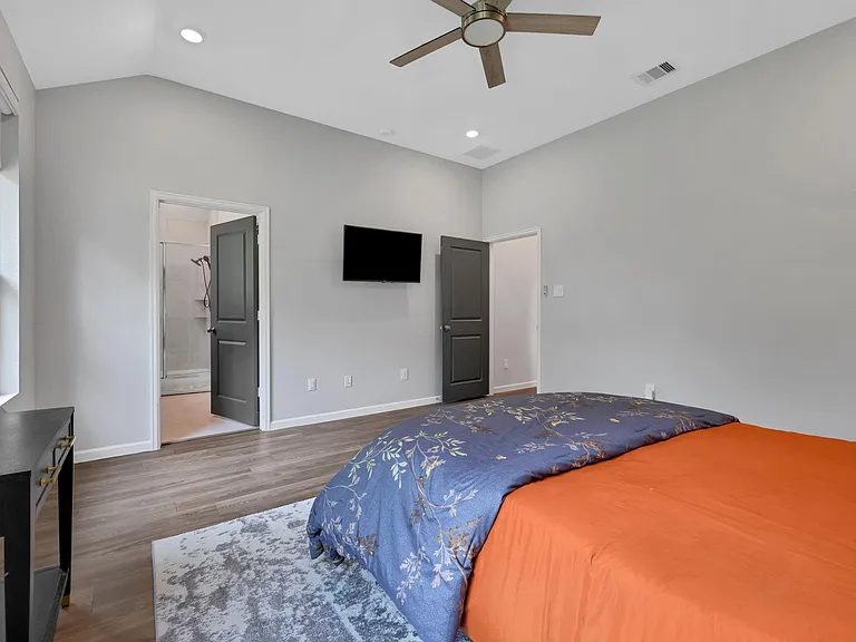 4933 Chester Lake Ln — Photo 21