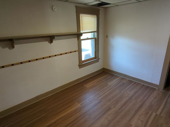 3rd image of 33 N Brookside Ave Suite 1