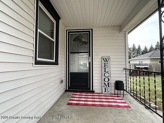 2nd image of 422 W Seminary St