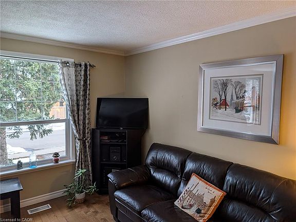 2nd image of 33 Appleford Rd