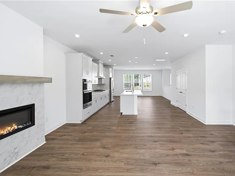 376 Sunset Hollow St — Photo 10