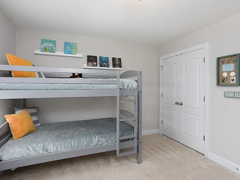 113 Bella Dr — Photo 2