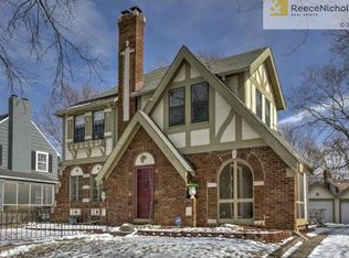 7015 Brookside Rd, Kansas City, MO 64113