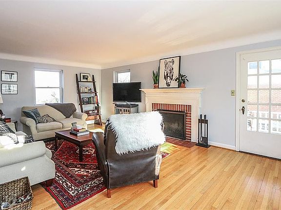 3rd image of 2716 Losantiridge Ave