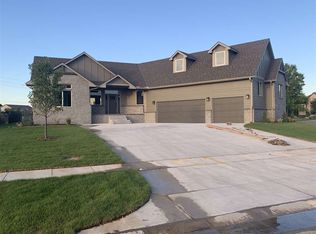 863 E Rough Creek Ct, Derby, KS 67037