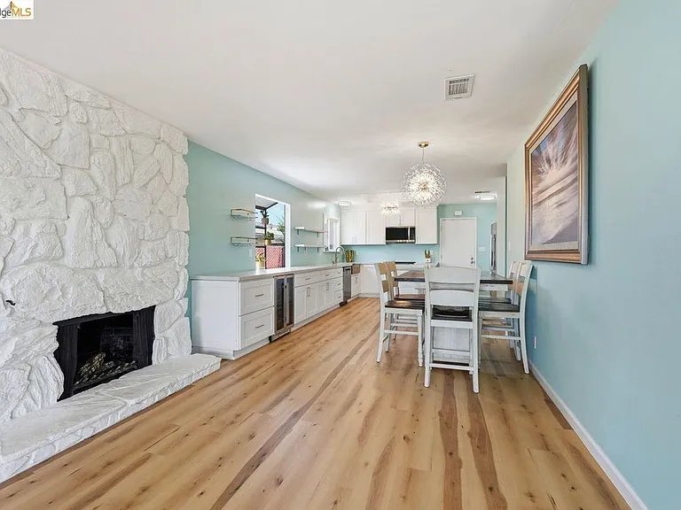 2269 Cypress Ave — Photo 28