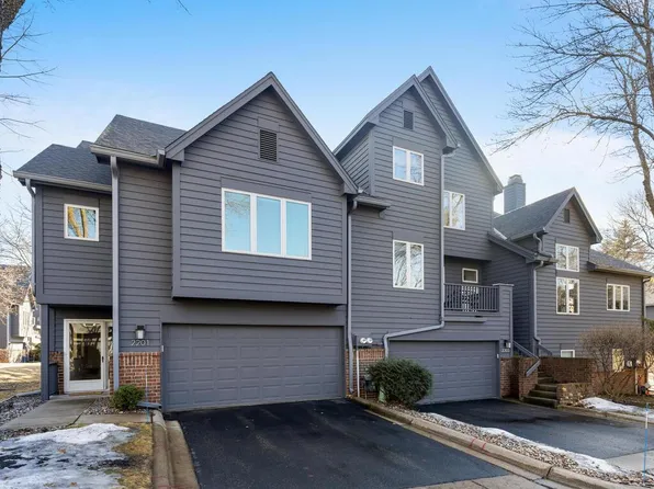 2201 Sherwood Ct, Minnetonka, MN 55305