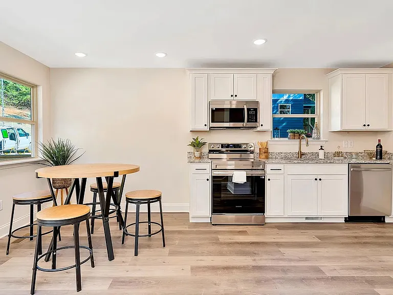 355 Kellys Ferry Pl — Photo 3