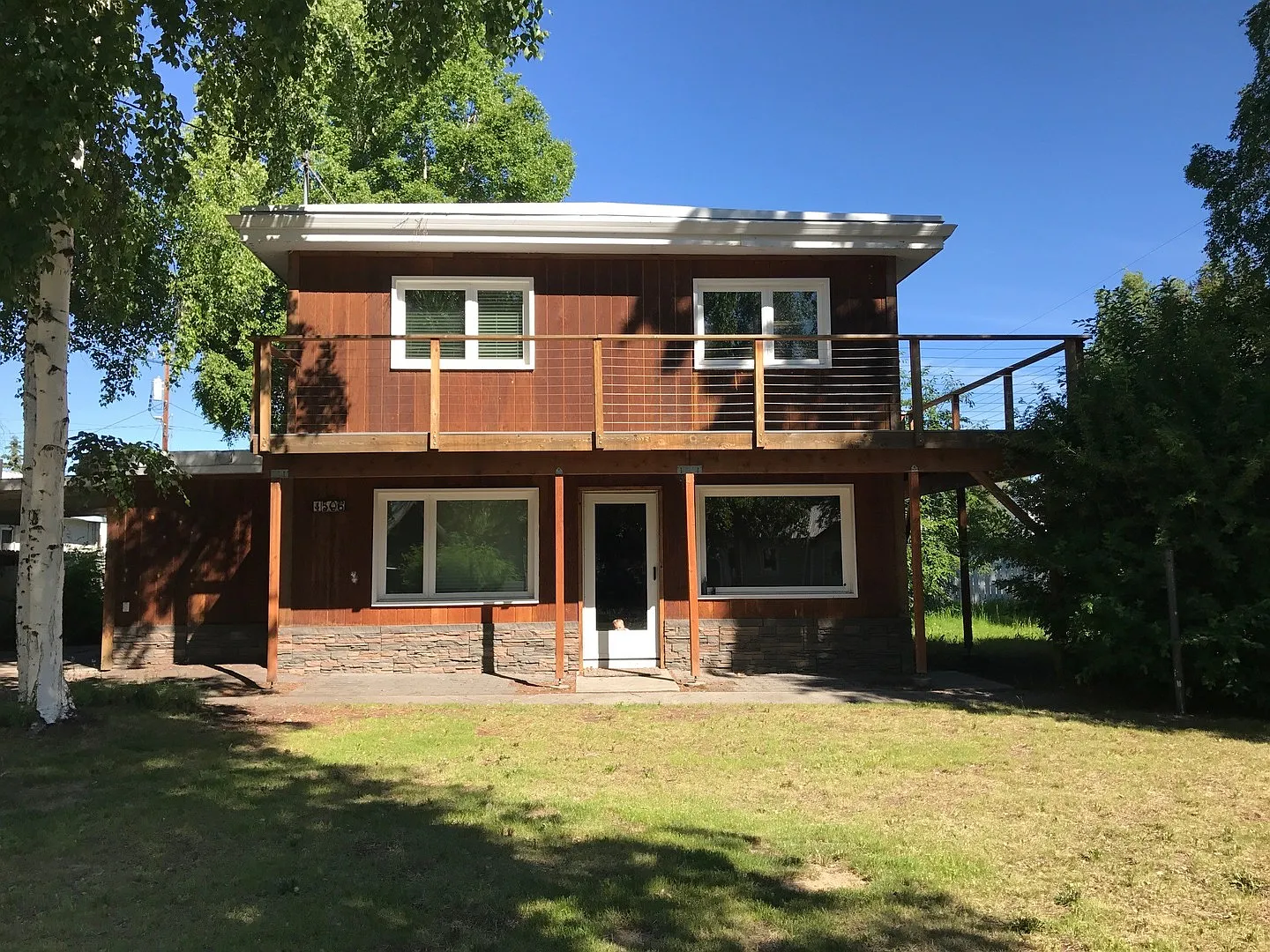 Spacious & Centrally Located 4 Bed / 3 Bath House For Rent — Photo 1