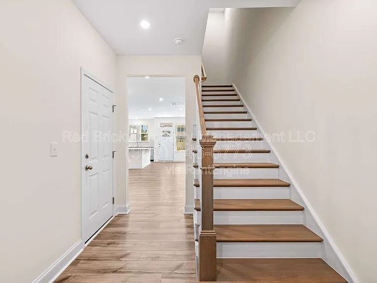 1528 Cedar Tree Dr — Photo 9