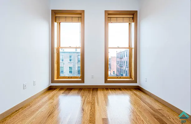 Rented by EXR | media 38