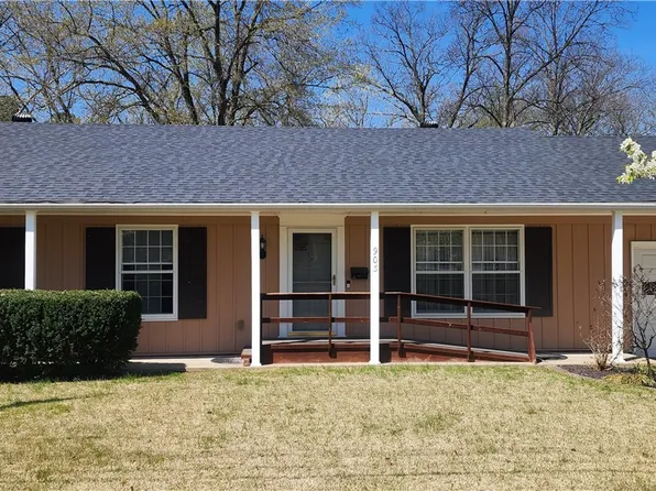 903 S 1st St, Effingham, IL 62401