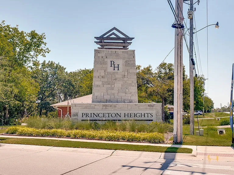 804 Princeton Hts — Photo 17