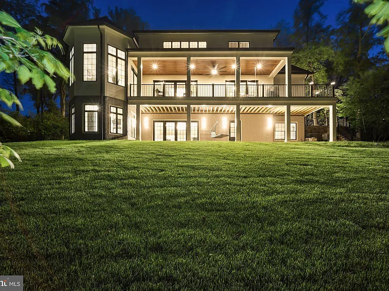 7002 River Oaks Dr — Photo 40