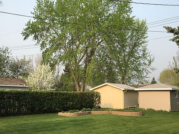 Backyard Perennial Bed