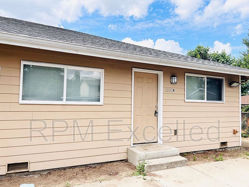1st image of 1530B 29th St SE
