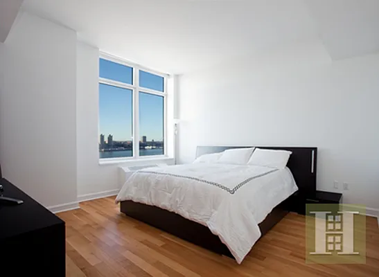 Rented by Halstead Real Estate | media 8
