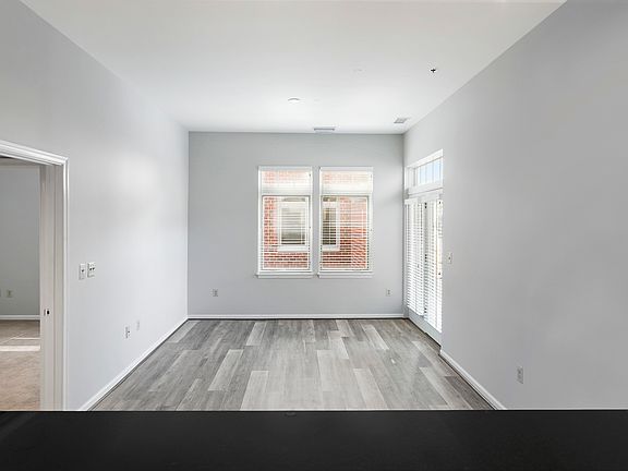 3rd image of 309 Holland Ln Unit 107