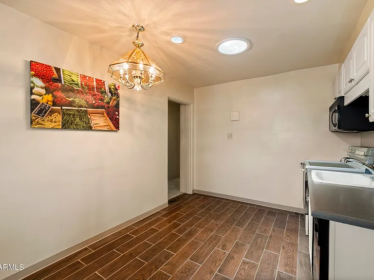 1001 S Roosevelt St — Photo 12