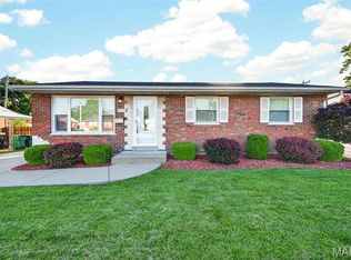 4019 Greenmeadows Dr, Saint Louis, MO 63123