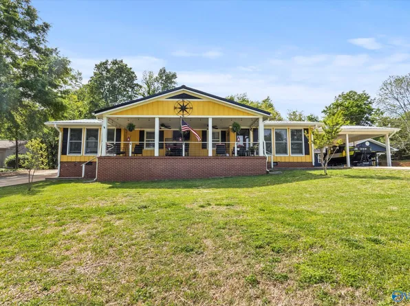 155 Pinewood Dr, Langston, AL 35755