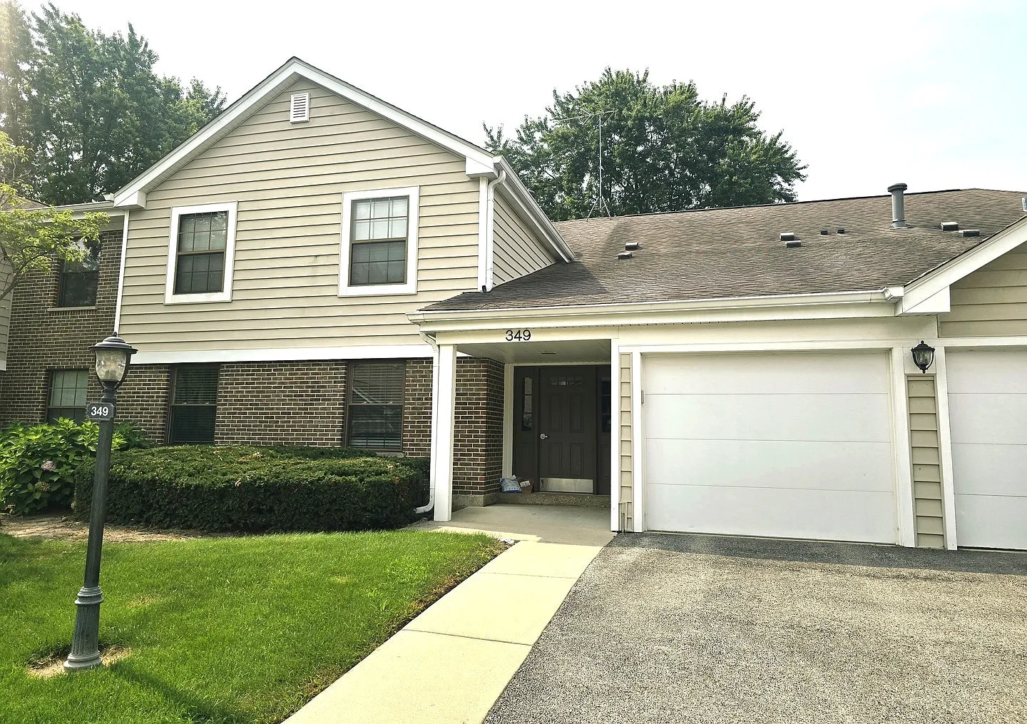 2 bed, 1100 sqft, $2,000 — Photo 1