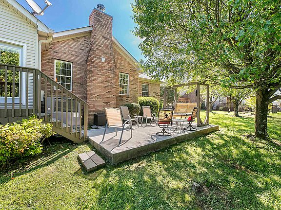 5th image of 7819 Hickory Wind Ln