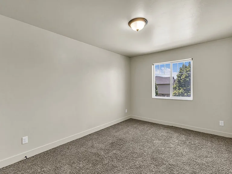 109 S 1125 W — Photo 19