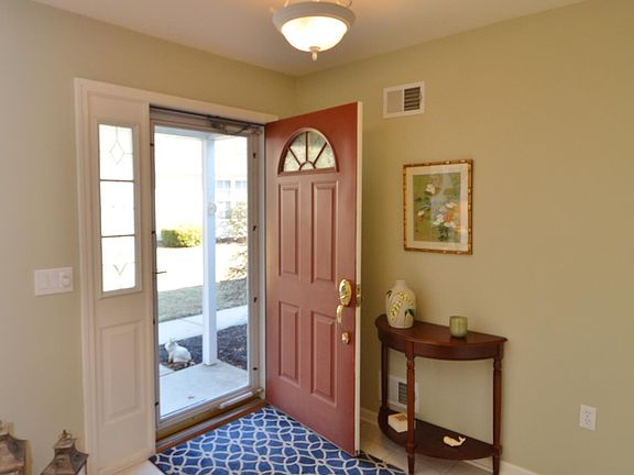 4th image of 2767 Meadow Lake Dr