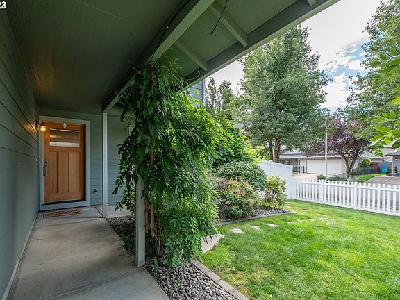 3rd image of 18801 SE 11th Way