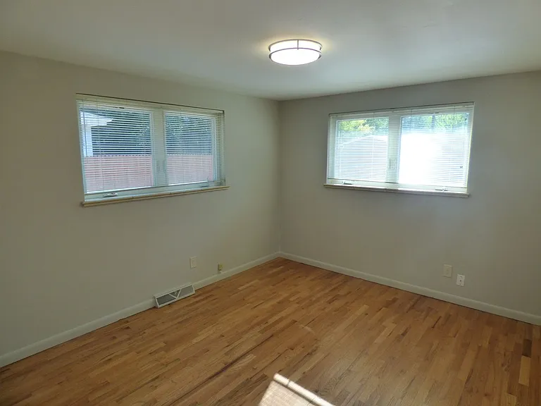 1543 S Hudson St — Photo 15